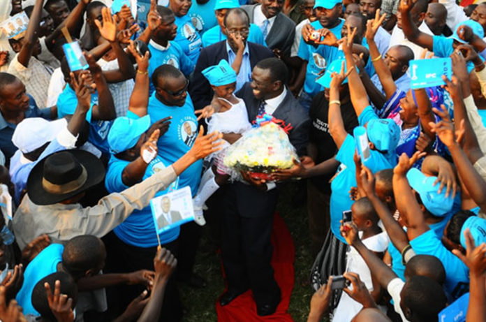 Besigye Campaigns in Western Uganda